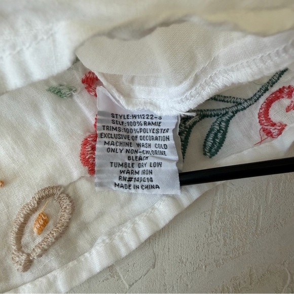 Johnny Was Olinda Floral Butterfly Embroidered Puff Sleeve Top Size L - Picture 7 of 9